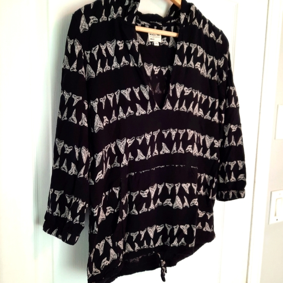 RVCA Hooded Shark Tooth Top, Size Small, Black + White - Picture 2 of 10